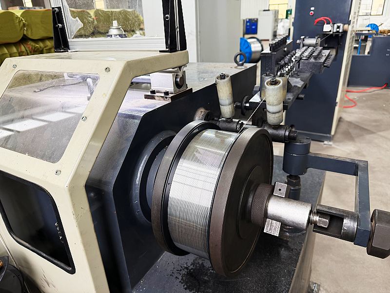 Welding wires winding process equipment